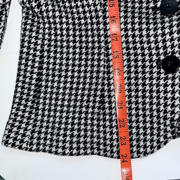 Coldwater Creek Wool Houndstooth Warm Long Sleeve Collared 3 Buttoned Jacket M - Picture 7 of 8